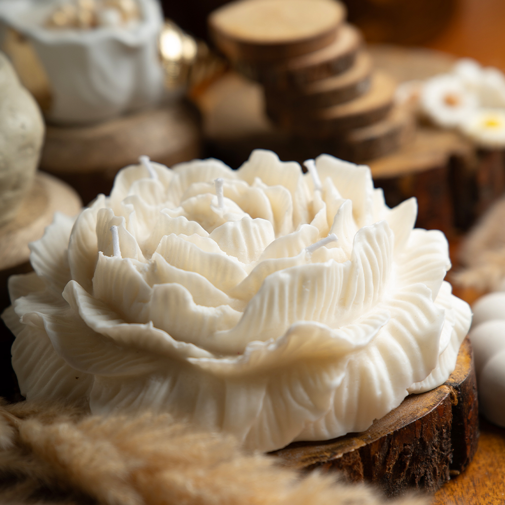 Large Peony Candle - Image 4