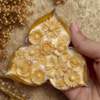 Three Petals Urli